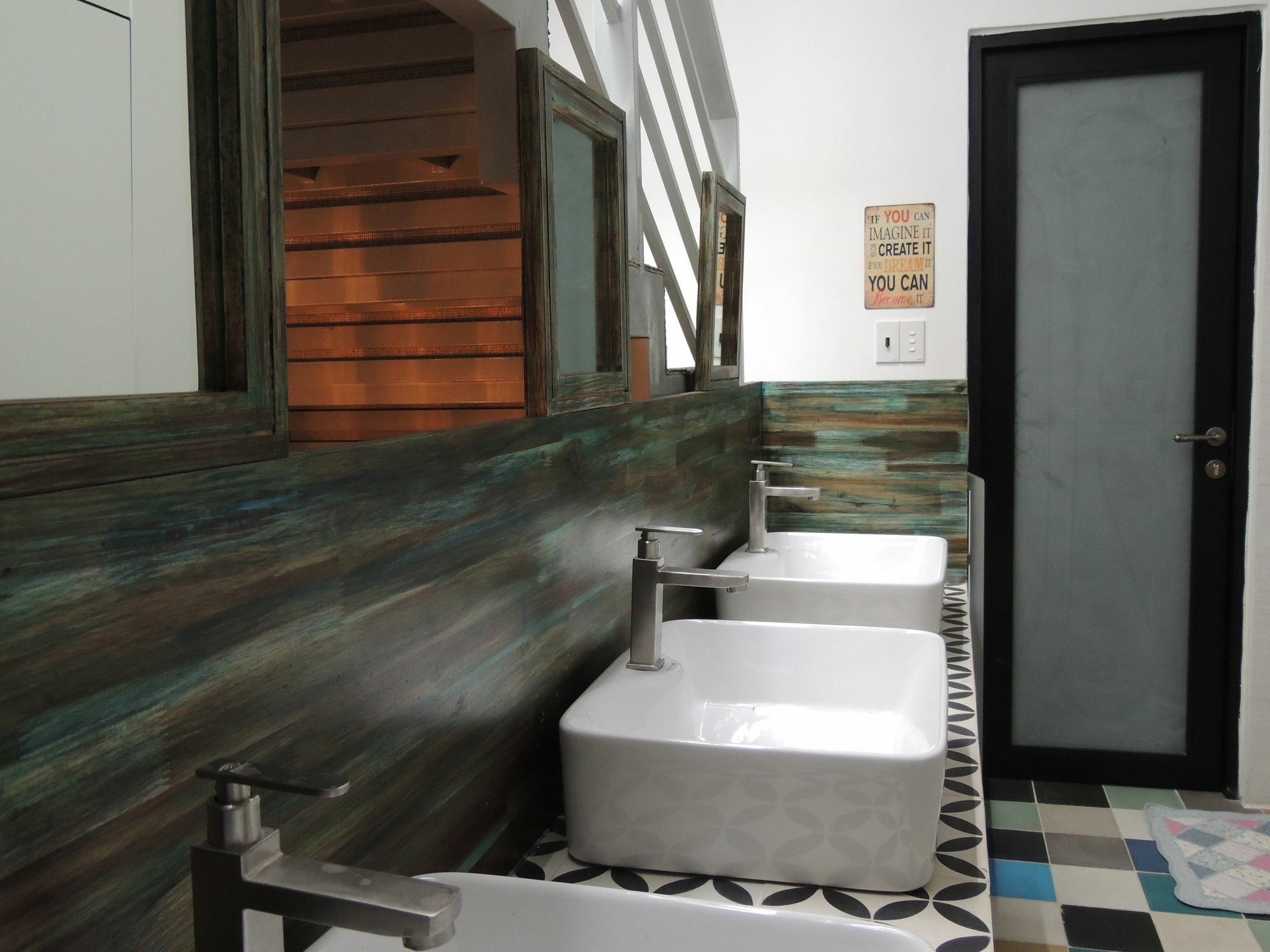 Timemark Travel Homestay & Hostel ホーチミン市 エクステリア 写真